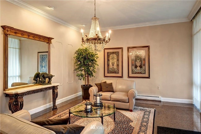 Building Photo - 1001 Queen Anne Ave N