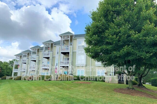 Foto del edificio - 18816 Nautical Dr