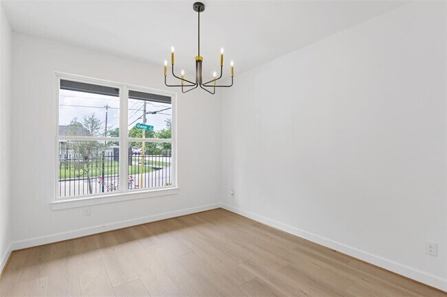 Foto del edificio - 3613 Gano St