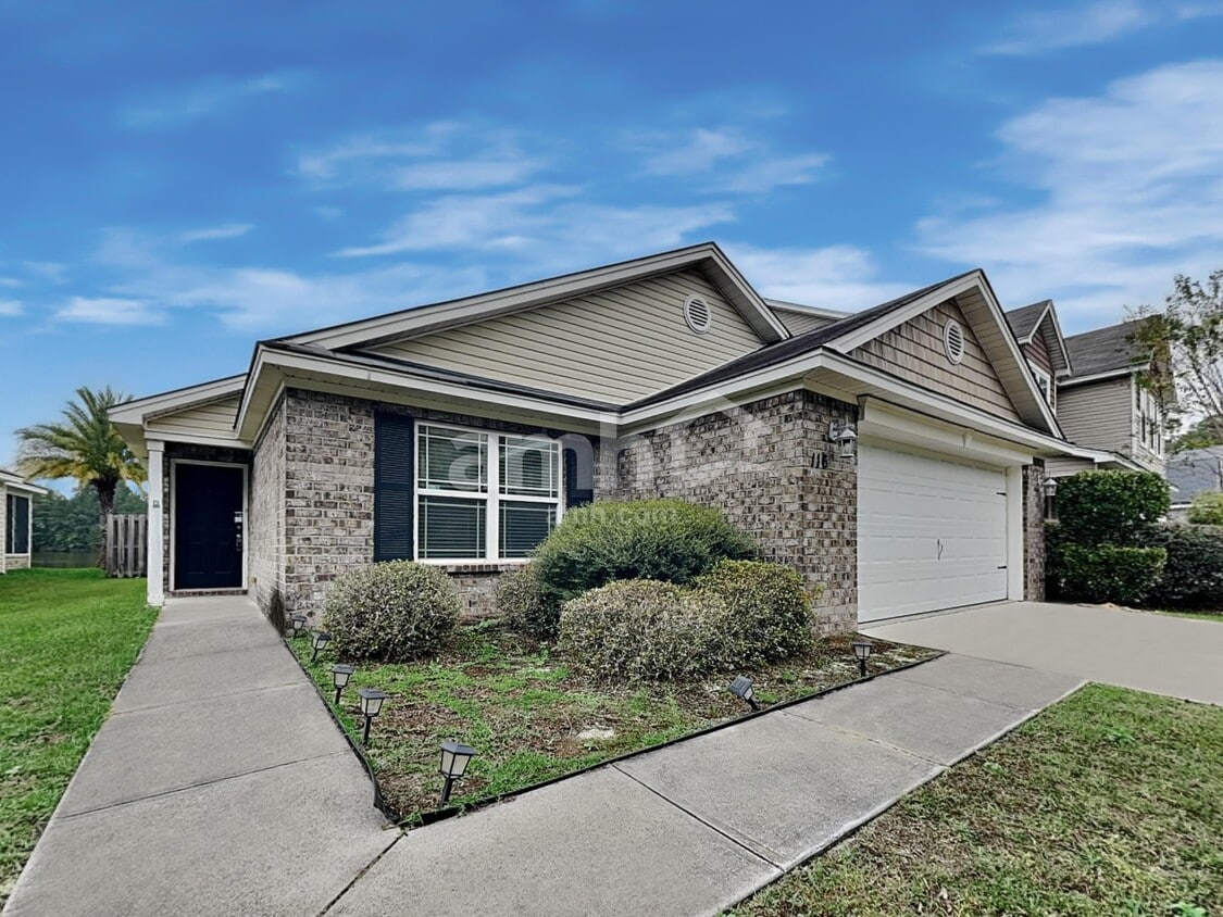 Foto principal - 116 Spring Lakes Dr