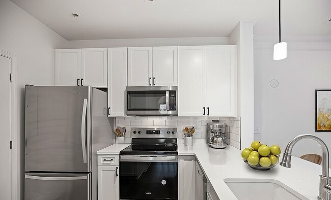 Building Photo - Weston Lakeside Apartments