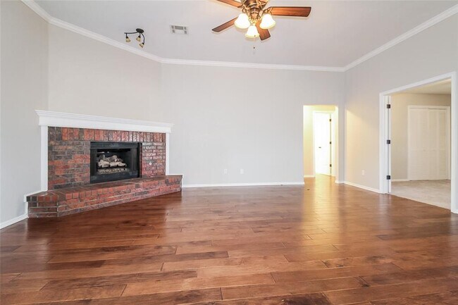 Building Photo - 3701 Harmony Dr