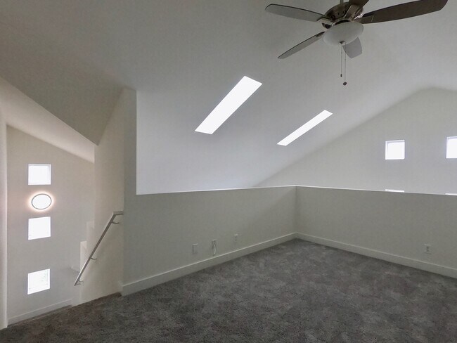 Building Photo - 1633 Berkeley St