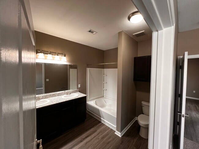 Foto del edificio - 1030 Farm to Market Road 2931 Apt #9107, Aubrey, TX 76227 - 2 BR 2 BA condo
