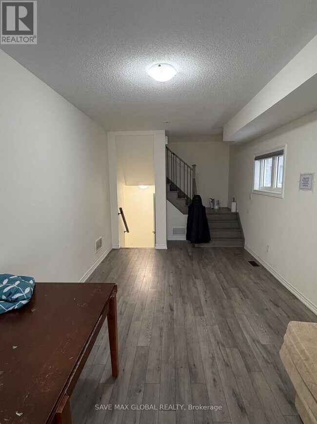 Building Photo - 16 Haydrop Rd