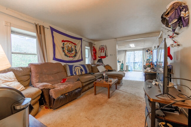 Building Photo - 1004 College Ave