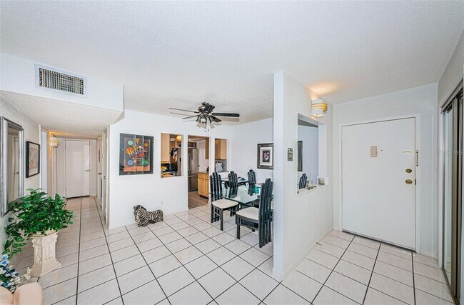 Foto del edificio - 10365 Paradise Blvd