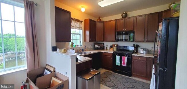 Foto del edificio - 831 Timberlake Dr
