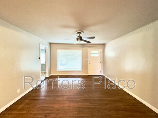 Foto del edificio - 208 E 45th Pl