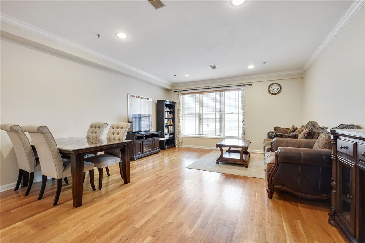 Foto principal - 1120 Clinton St