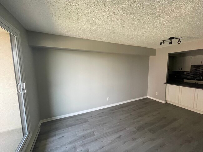 Building Photo - 9099 Riverside Dr E
