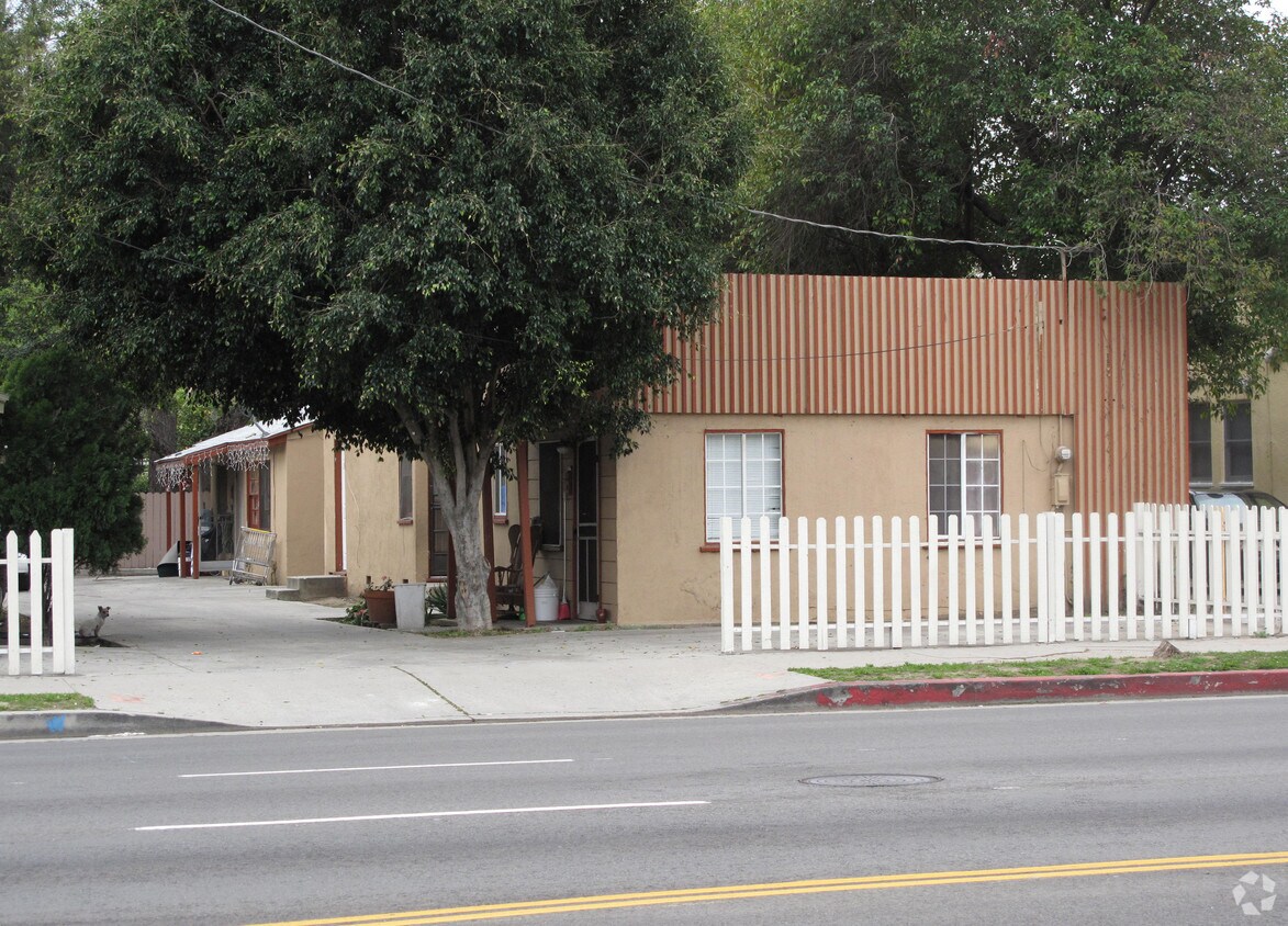 Foto del edificio - 13858 Sherman Way