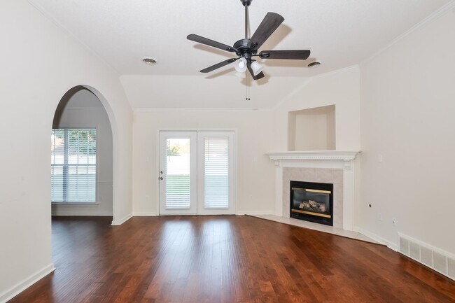 Building Photo - 4462 Alixs Dr