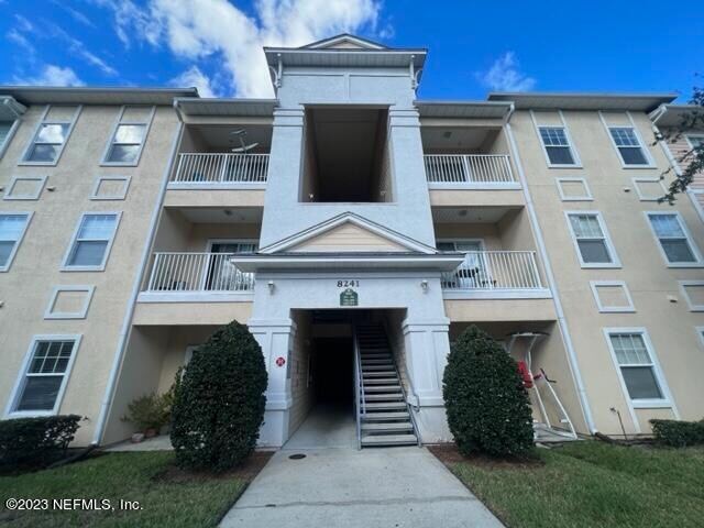 Foto del edificio - 8241 Pelican Landing Rd