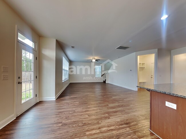 Building Photo - 127 Sago Ct