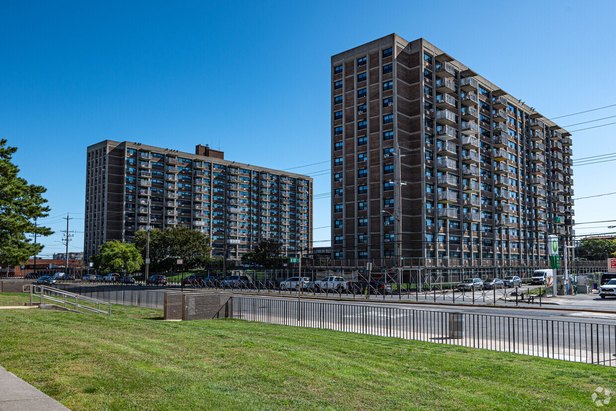 Bay Towers Ii - Apartments In Far Rockaway, Ny 