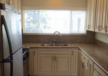 Kitchen - 1927 Artesia Blvd