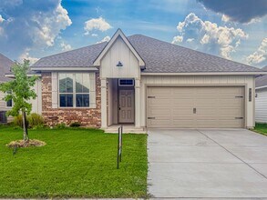 Building Photo - 927 James Parker Cir