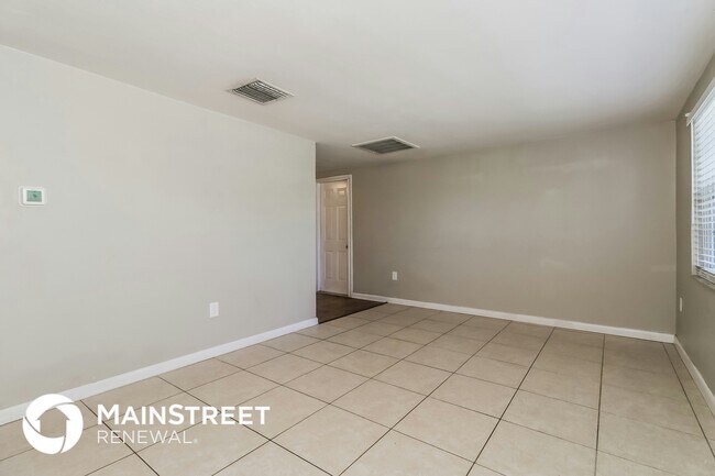 Foto del edificio - 7704 Birchwood Dr