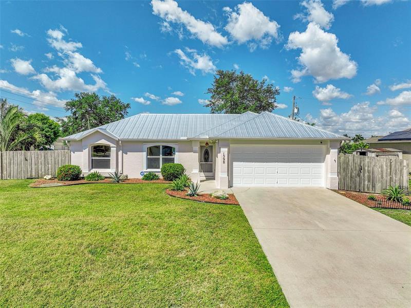 Foto principal - 1598 SW Curry St