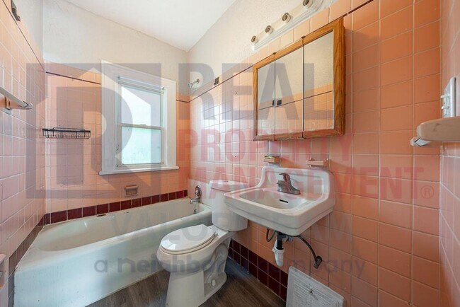 Foto del edificio - 3872 E 112th St