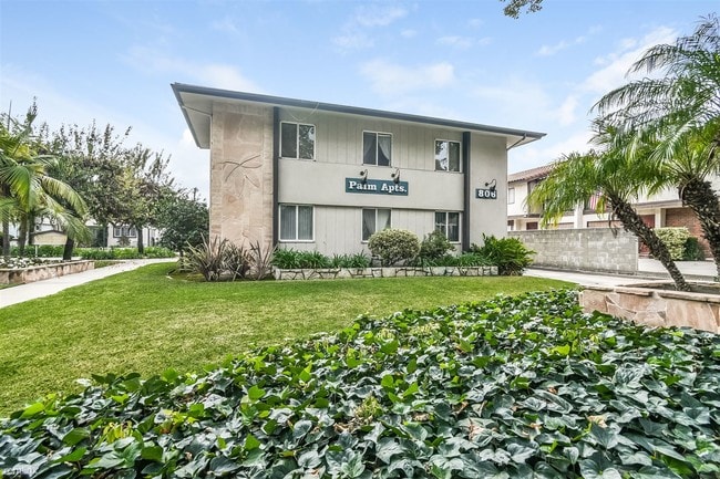 Building Photo - 2 br, 1 bath Apartment - Palms Apartments 5