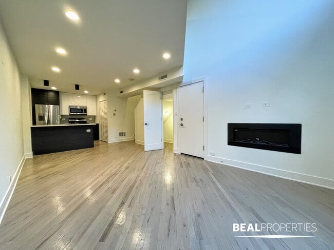 Photo - 954 W Grace St Apartment