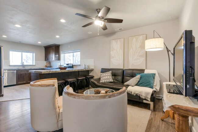 Foto del edificio - 13504 S 7530 W