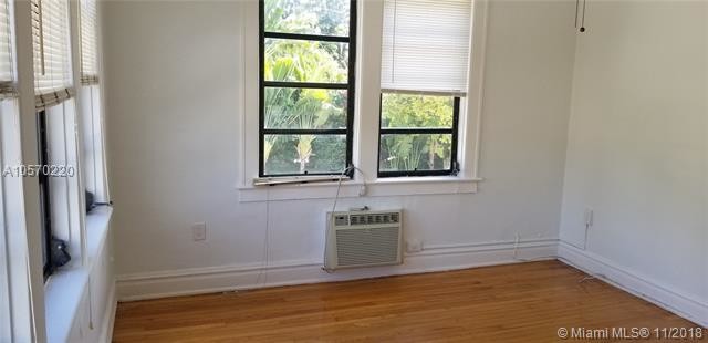 Foto del edificio - 320 Mendoza Ave