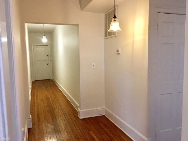 Building Photo - 2 br, 2 bath  - 103 W 39th St Apt G2