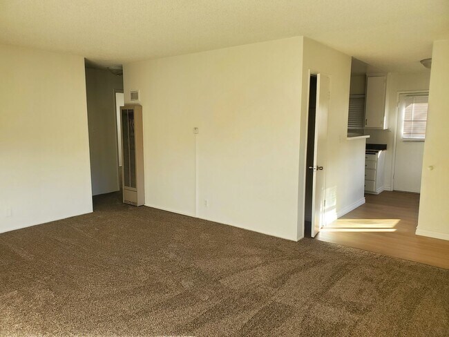 Foto del edificio - 416 E Oak St