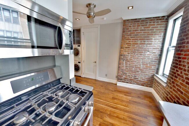 Foto del edificio - 416 E 13th St