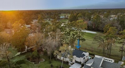 Building Photo - 15 Crinkleroot Ct