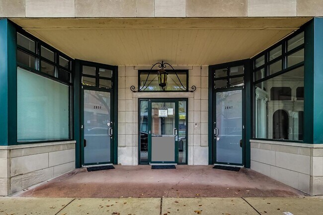 Building Photo - 2847 N Lincoln Ave