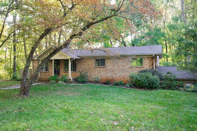 Foto del edificio - Secluded 4 Bed home near Concord Mills