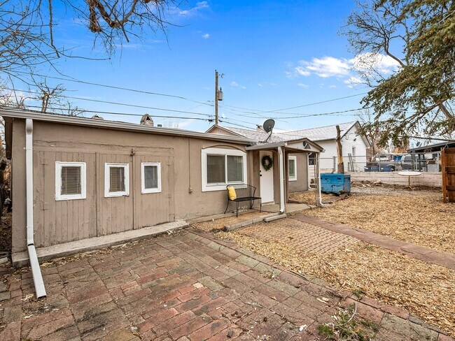 Foto del edificio - Private Home in Westwood Neighborhood