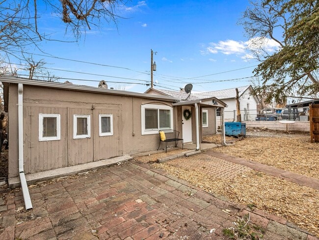 Building Photo - Private Home in Westwood Neighborhood