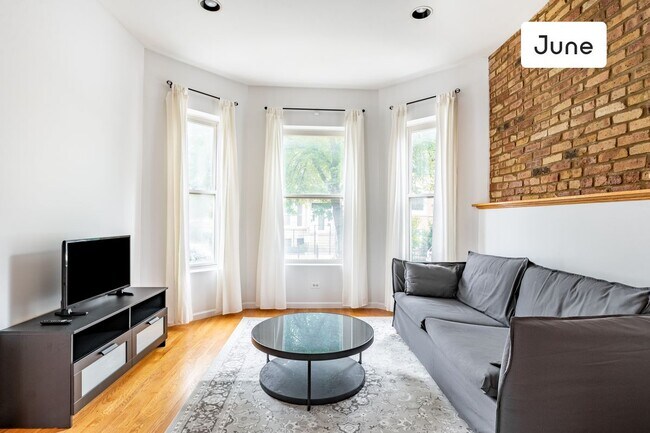 Foto del edificio - 1329 North Artesian Avenue