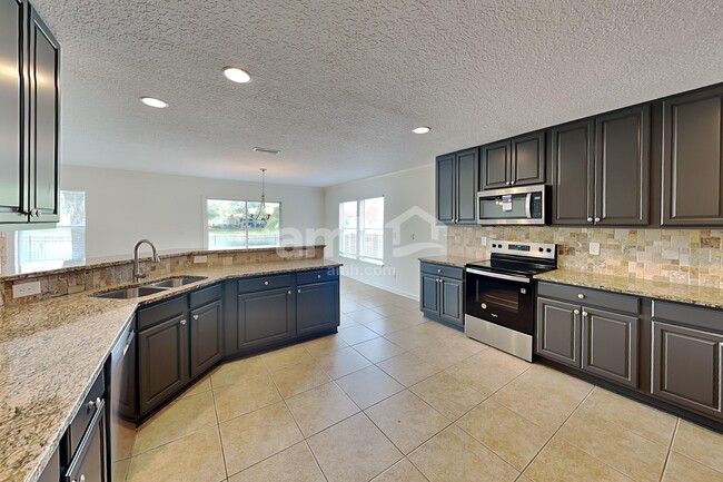 Building Photo - 385 Bostwick Cir