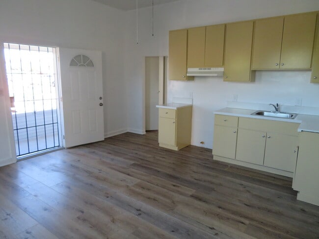 Foto del edificio - 154 E Colden Ave