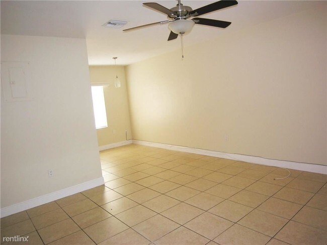 Foto del edificio - 1512 NE 5th Ct