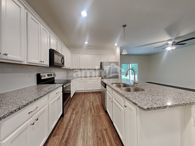 Building Photo - 5825 Hampton Creek Rd