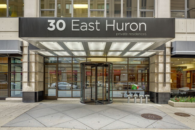 Foto del edificio - 30 E Huron St