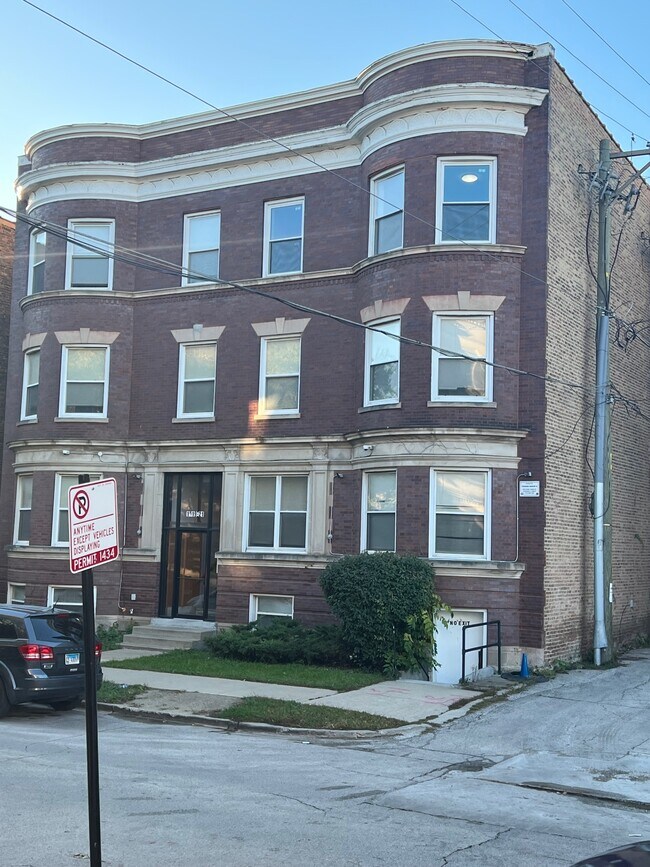 Foto del edificio - 1019 E 62nd St