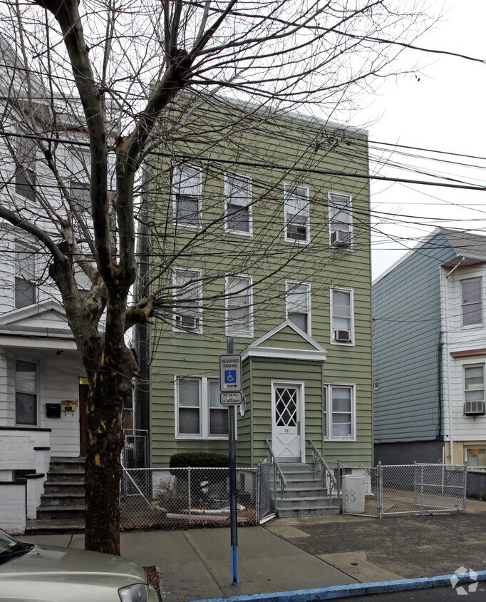 Foto del edificio - 38 Wales Ave