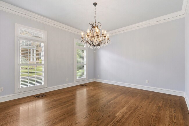 Building Photo - 1574 Whitmar Pl S