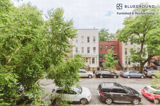 Building Photo - 111 Huron St