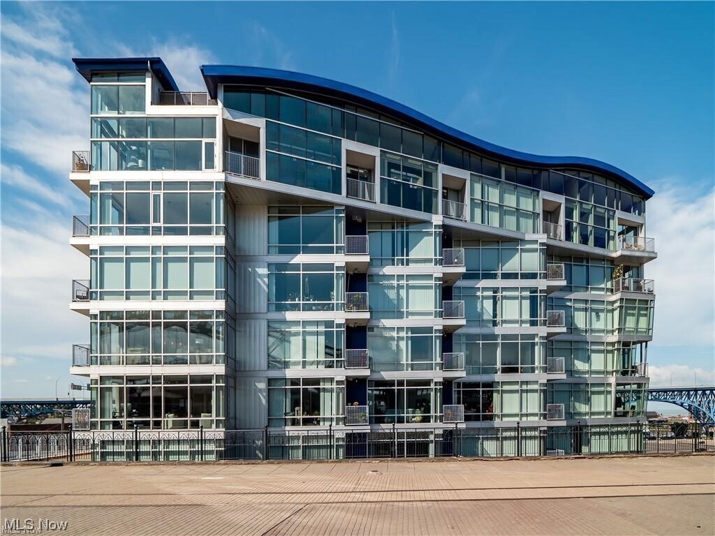 Primary Photo - 1237 Washington Ave