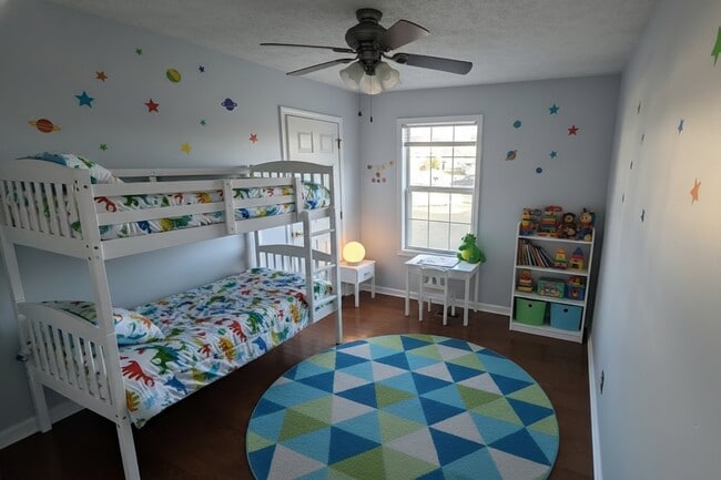 Foto del edificio - 912 Lyme Brook Ln