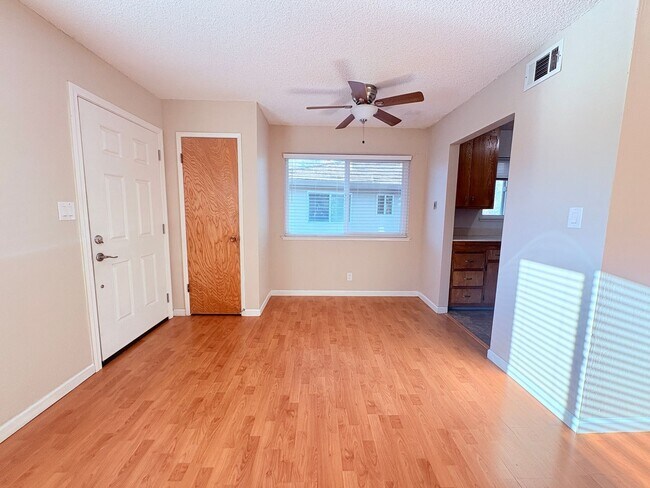 Foto del edificio - 5154 Connecticut Dr